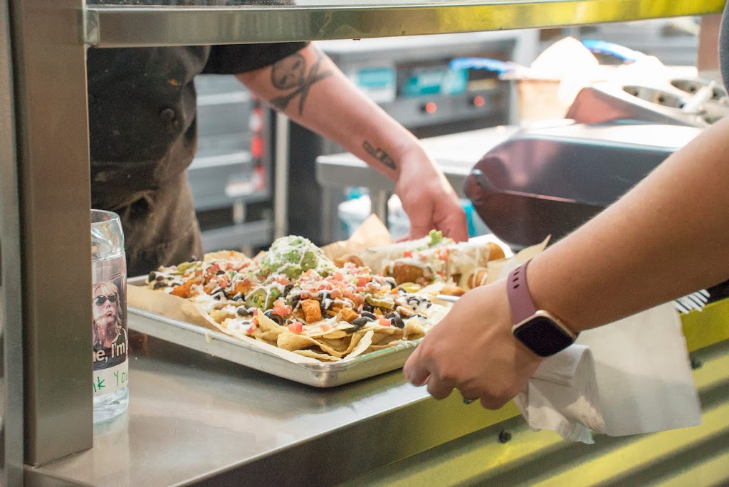 Tipsy Putt | restaurant | 5690 Bay St, Emeryville, CA 94608, USA | 5103568222 OR +1 510-356-8222