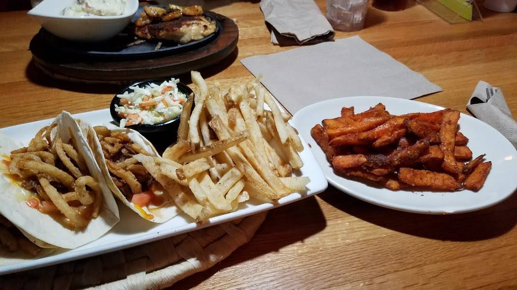 Applebees Grill + Bar | restaurant | 126 Stribling Ln, Brandon, MS 39042, USA | 6016643015 OR +1 601-664-3015