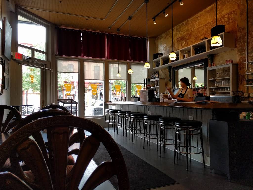 The Creole Burger Bar & Southern Kitchen | restaurant | 1218 Turner Rd, Lansing, MI 48906, USA | 5173711361 OR +1 517-371-1361