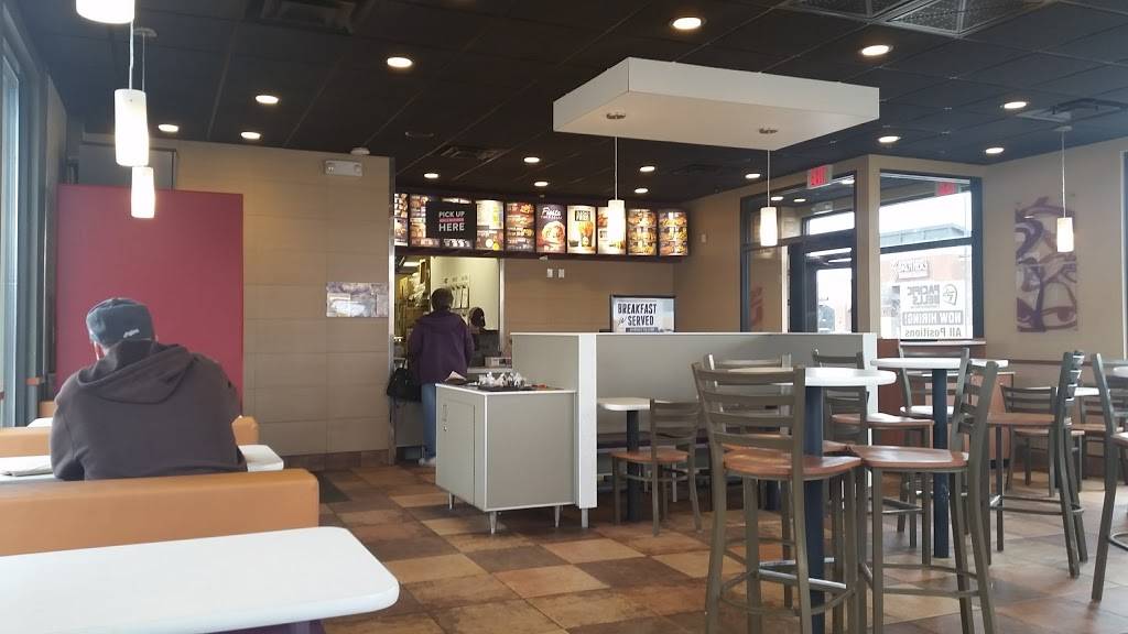 Taco Bell | meal takeaway | 5366 Wales Ave NW, Massillon, OH 44646, USA | 3308332933 OR +1 330-833-2933