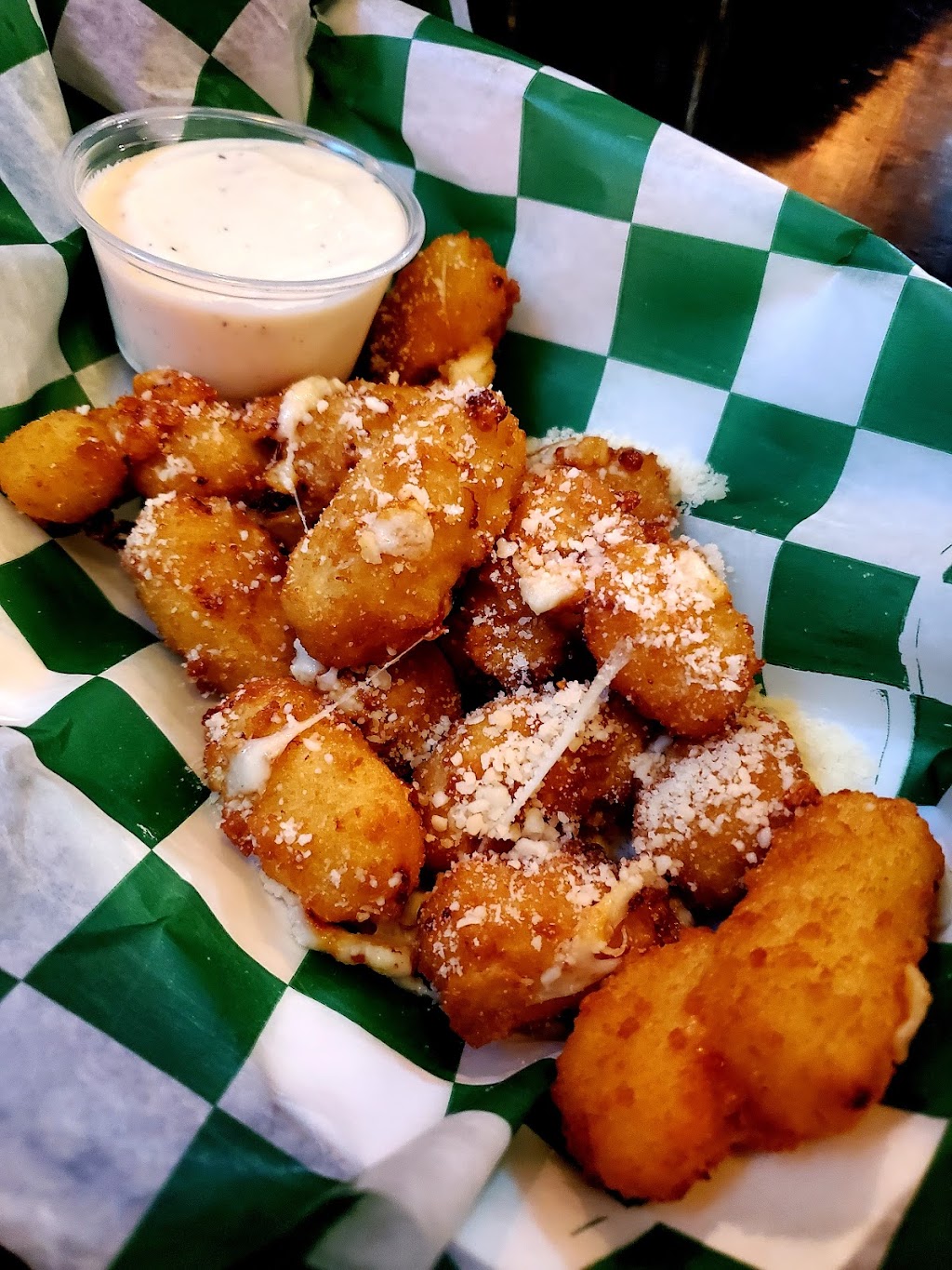 Milwaukee Brat House | restaurant | 1013 N Old World 3rd St, Milwaukee, WI 53203, USA | 4142738709 OR +1 414-273-8709