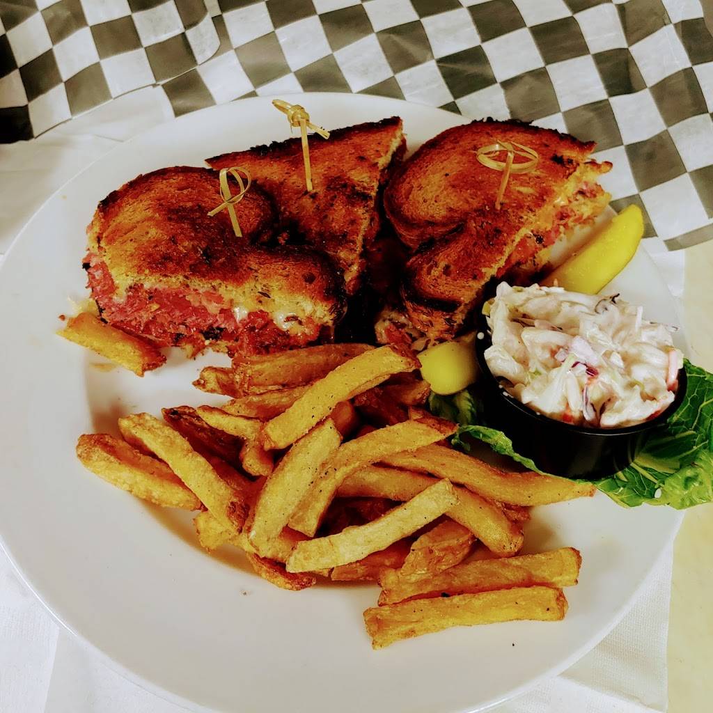 Armor Inn Tap Room | restaurant | 5381 Abbott Rd, Hamburg, NY 14075, USA | 7162021315 OR +1 716-202-1315