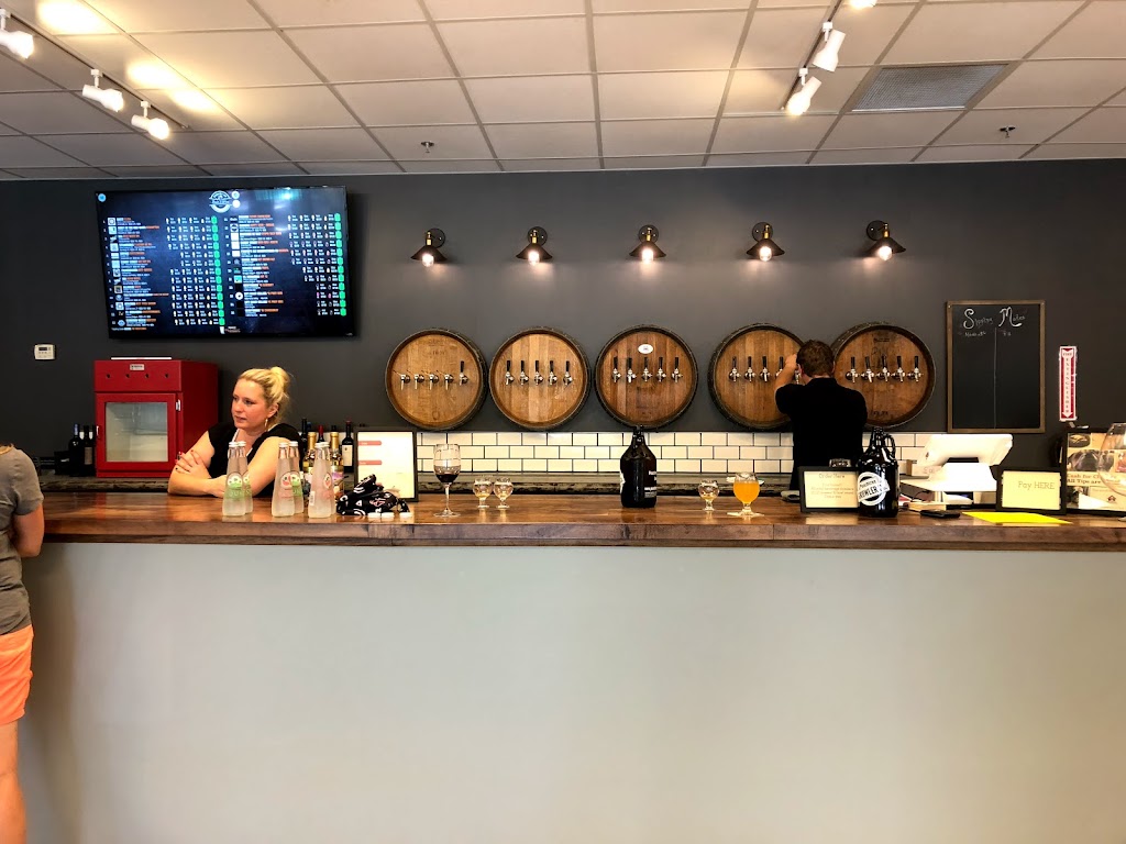 Pinkies Up Beer and Wine | restaurant | 30 E Crossville Rd #180, Roswell, GA 30075, USA | 7706767101 OR +1 770-676-7101