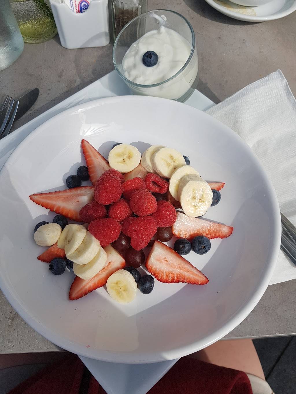 Cafe Bonaparte | bakery | 53 Pier Ave, Hermosa Beach, CA 90254, USA | 3103740026 OR +1 310-374-0026