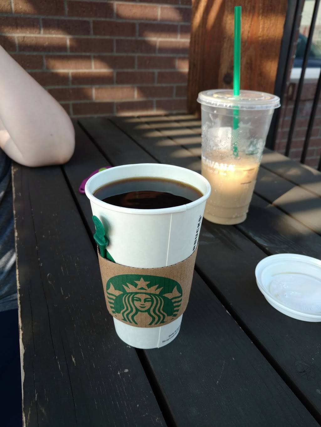 Starbucks | cafe | 4744 Maple Ave, Dallas, TX 75219, USA | 2145594050 OR +1 214-559-4050