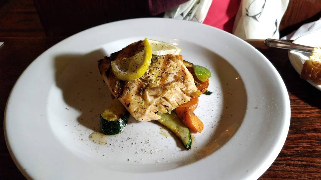 Old Bank Bistro | restaurant | 41 Jarvis St, Fort Erie, ON L2A 2S4, Canada | 9059949222 OR +1 905-994-9222