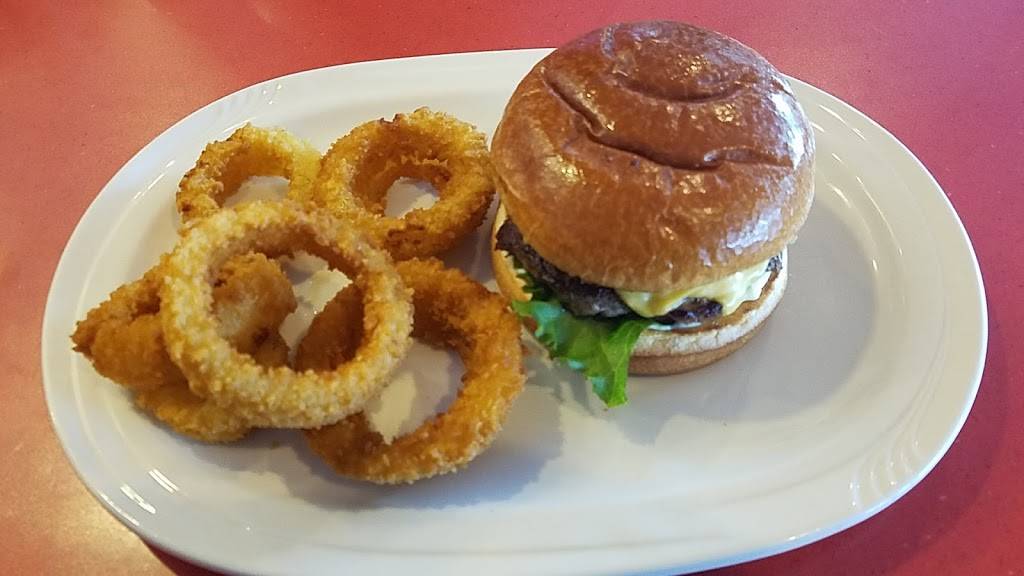 Friendlys | restaurant | 3125 Market St, Camp Hill, PA 17011, USA | 7179759611 OR +1 717-975-9611