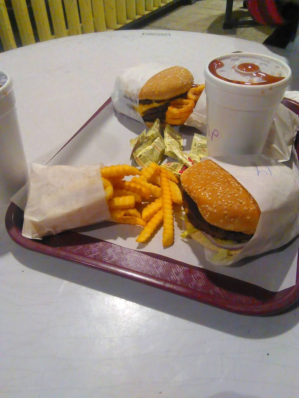 Buzzs Drive Inn | restaurant | 6707 Elder Ave, Goshen, CA 93227, USA | 5596511366 OR +1 559-651-1366