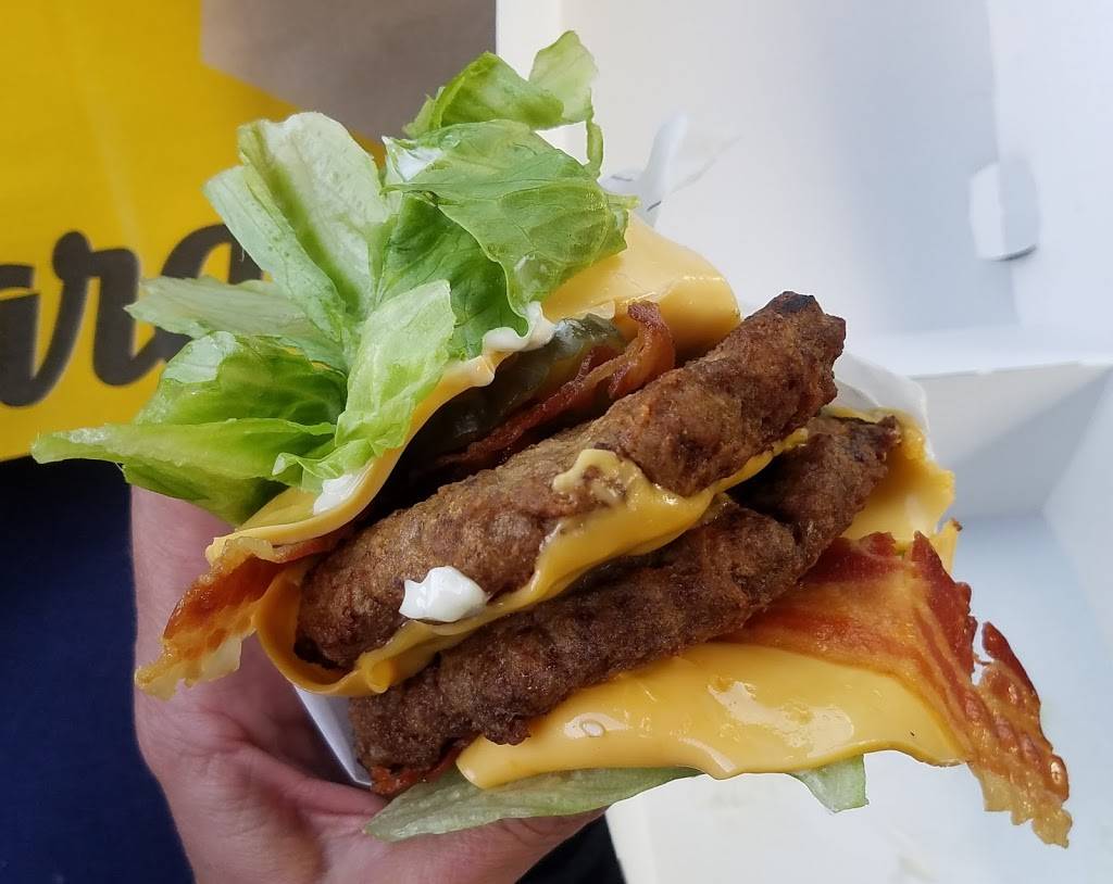 Hardees | restaurant | 407 W Main St, McMinnville, TN 37110, USA | 9314735220 OR +1 931-473-5220