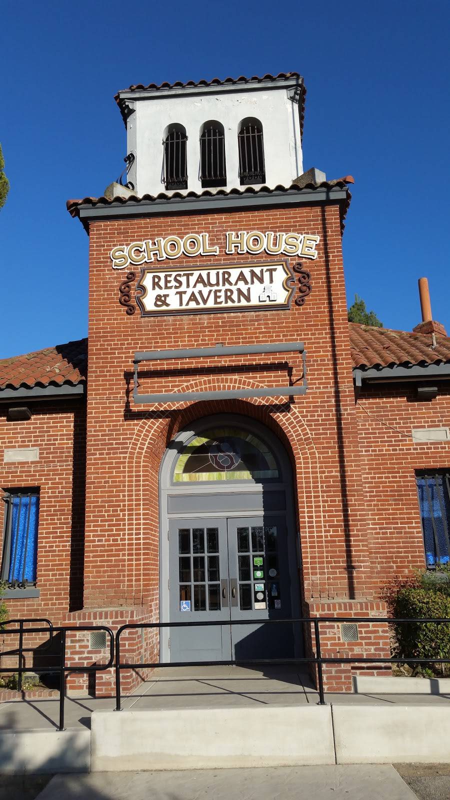 School House Restaurant & Tavern | meal takeaway | 1018 S Frankwood Ave, Sanger, CA 93657, USA | 5597873271 OR +1 559-787-3271