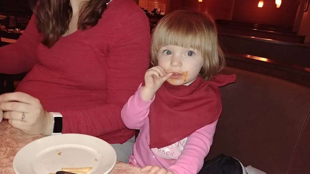 Macianos Pizza & Pasteria | restaurant | 272 E Veterans Pkwy, Yorkville, IL 60560, USA | 6308828388 OR +1 630-882-8388