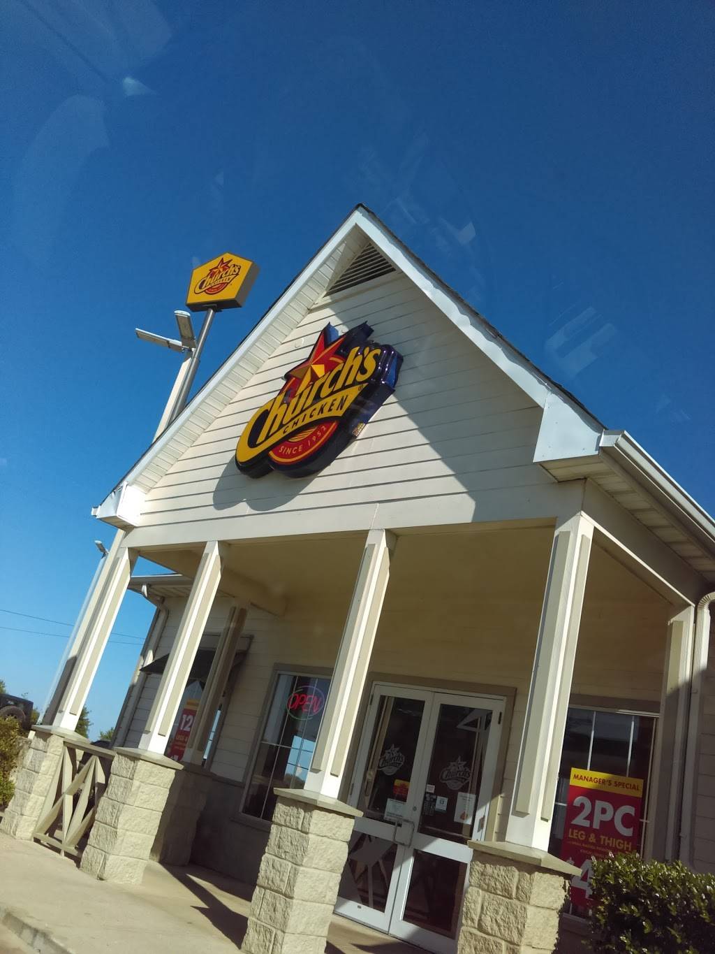 Churchs Chicken | restaurant | 3002 E Main St, Madisonville, TX 77864, USA | 9363483528 OR +1 936-348-3528