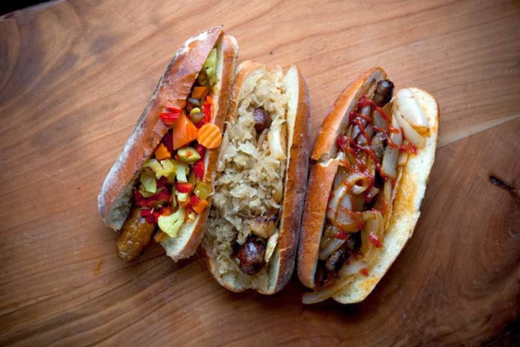 Rosamunde Sausage Grill | restaurant | 911 Washington St, Oakland, CA 94607, USA | 5103383108 OR +1 510-338-3108