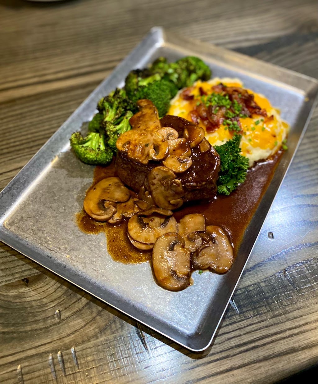 Twisted Tavern STL | restaurant | 3606 W Outer Rd, Arnold, MO 63010, USA | 3149001331 OR +1 314-900-1331