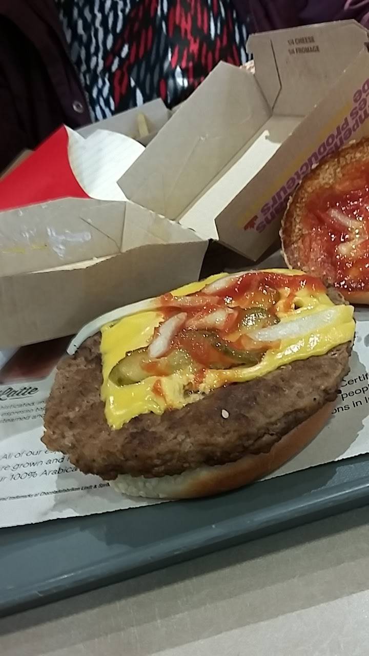 McDonalds | cafe | 77 Queensway East, Simcoe, ON N3Y 4M5, Canada | 5194268085 OR +1 519-426-8085