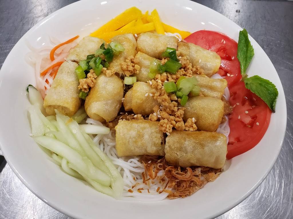 Pho Choice | restaurant | 184-22 Horace Harding Expy, Queens, NY 11365, USA | 7183216688 OR +1 718-321-6688