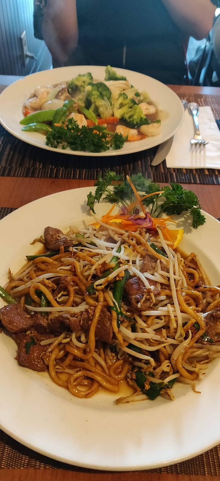Restaurant Royaume Khmer | restaurant | 310 Boulevard Sir-Wilfrid-Laurier, Mont-Saint-Hilaire, QC J3H 3N7, Canada | 4504468887 OR +1 450-446-8887