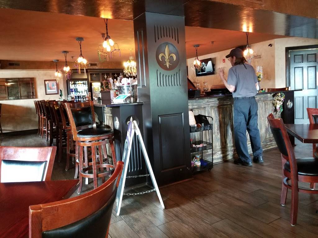 PO-Boys On Frostwood | restaurant | 6736 N Frostwood Pkwy, Peoria, IL 61615, USA | 3098392179 OR +1 309-839-2179