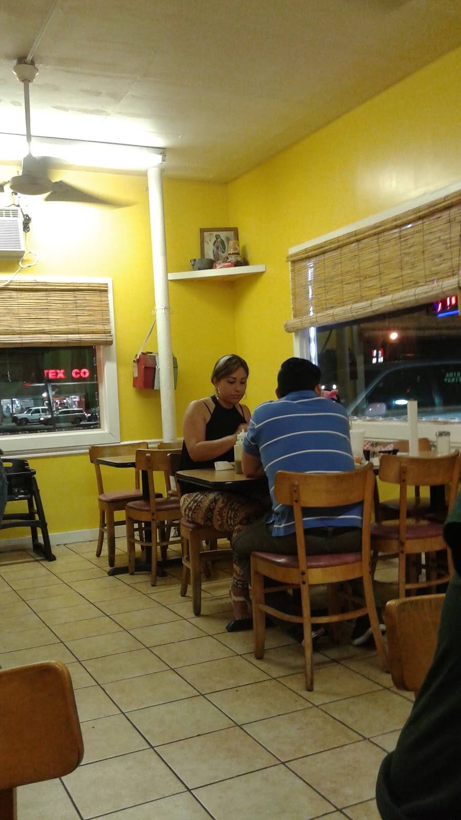 Tacos Sarandeados Juanito | restaurant | 4200 W Jefferson Blvd, Dallas, TX 75211, USA | 2143338980 OR +1 214-333-8980