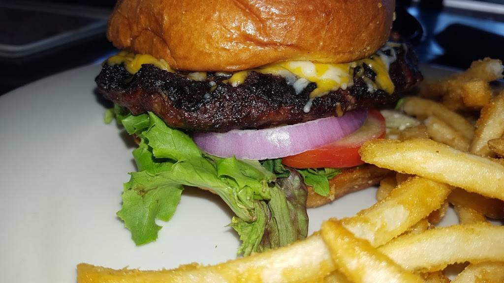 Smokin Fins | restaurant | 900 N 54th St #1, Chandler, AZ 85226, USA | 4805085971 OR +1 480-508-5971