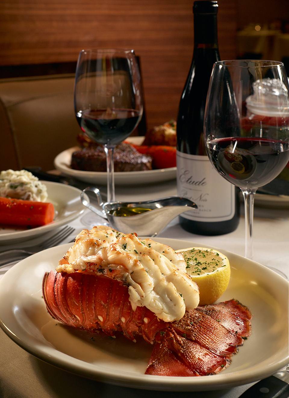 Bobs Steak & Chop House | restaurant | 80 Amelia Village Cir, Fernandina Beach, FL 32024, USA | 9044322201 OR +1 904-432-2201