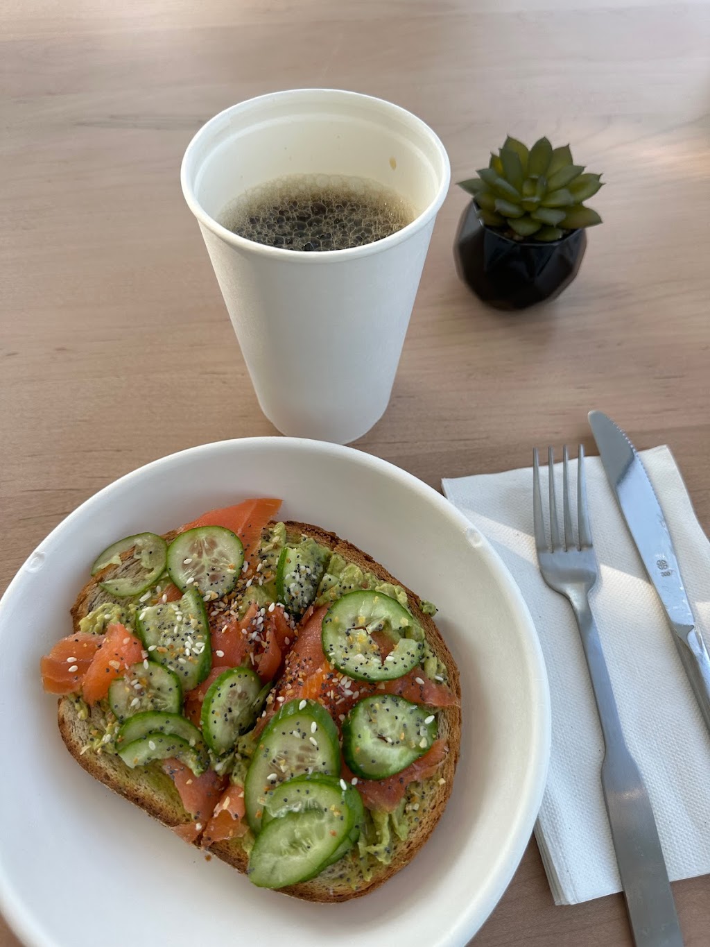 CRISP & GREEN | restaurant | 1020 Church St Suite A100, Nashville, TN 37203, USA | 6156785665 OR +1 615-678-5665