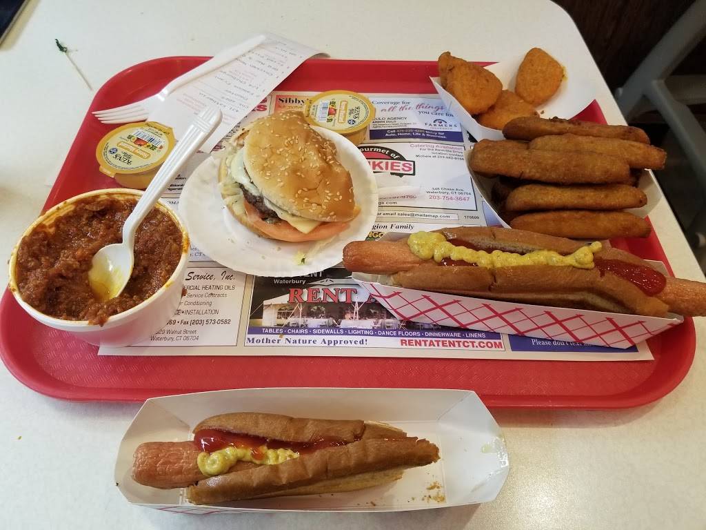 Frankies Family Restaurant | restaurant | 348 Chase Ave, Waterbury, CT 06704, USA | 2037543647 OR +1 203-754-3647