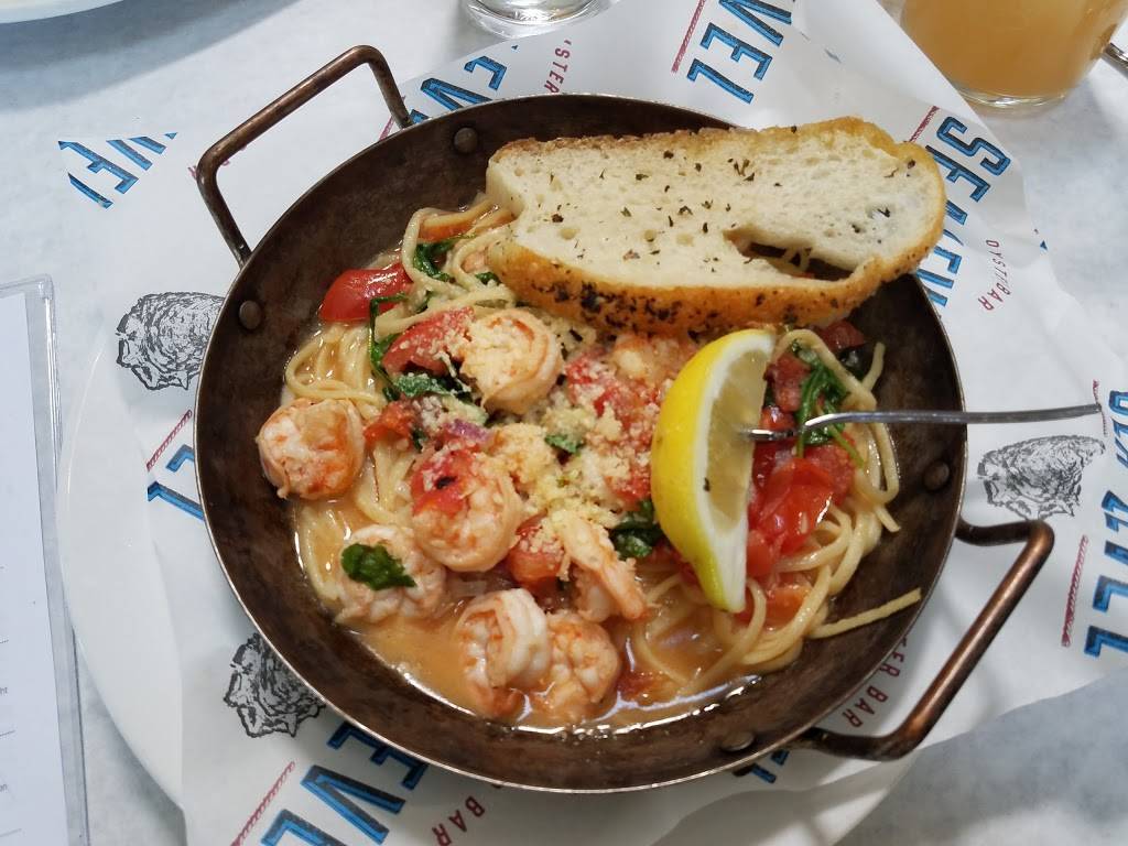 Sea Level Oyster Bar | restaurant | 94 Wharf St, Salem, MA 01970, USA | 9787410555 OR +1 978-741-0555