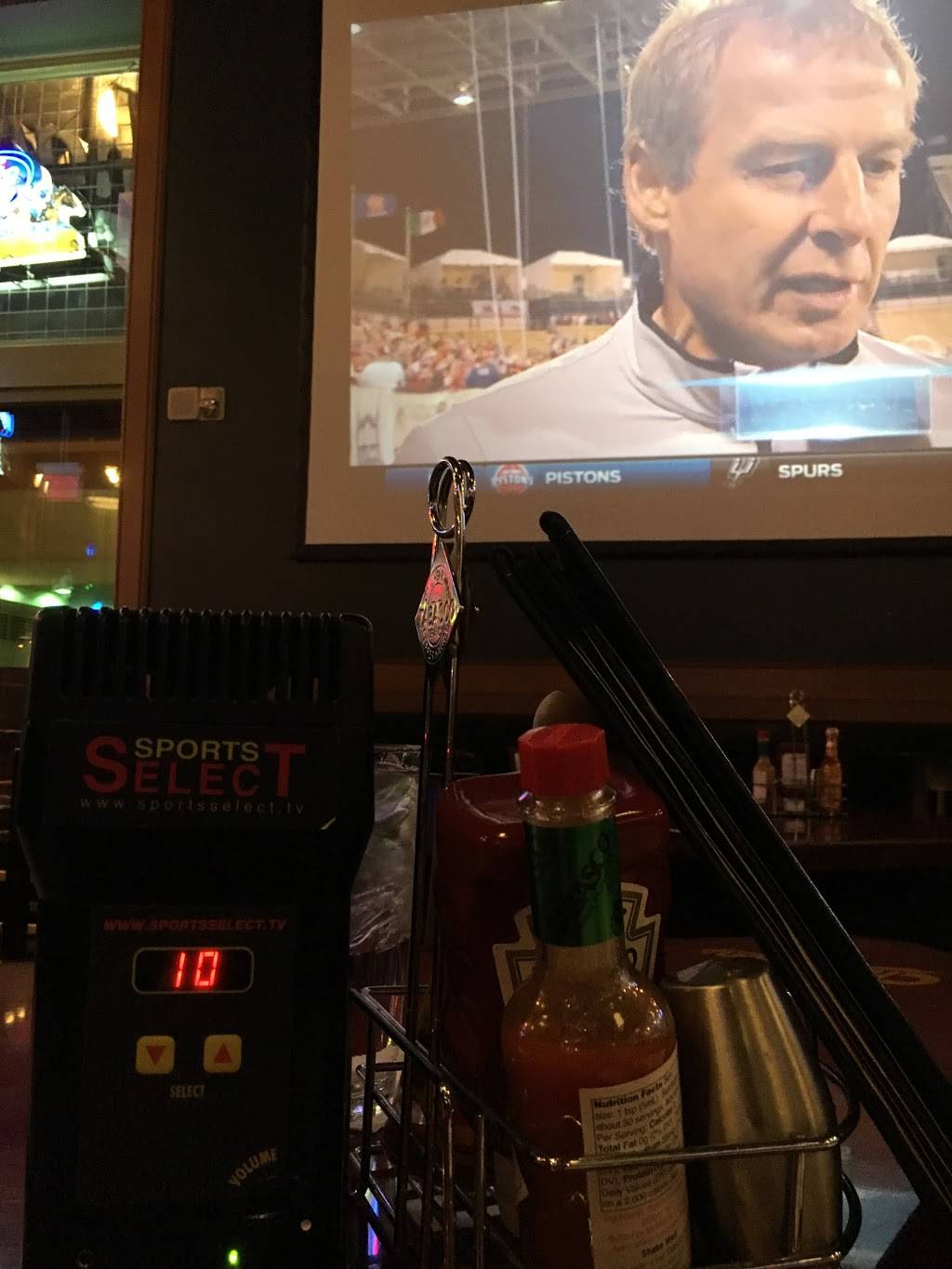 Champions | restaurant | 280 W Jefferson St, Louisville, KY 40202, USA | 5026714246 OR +1 502-671-4246