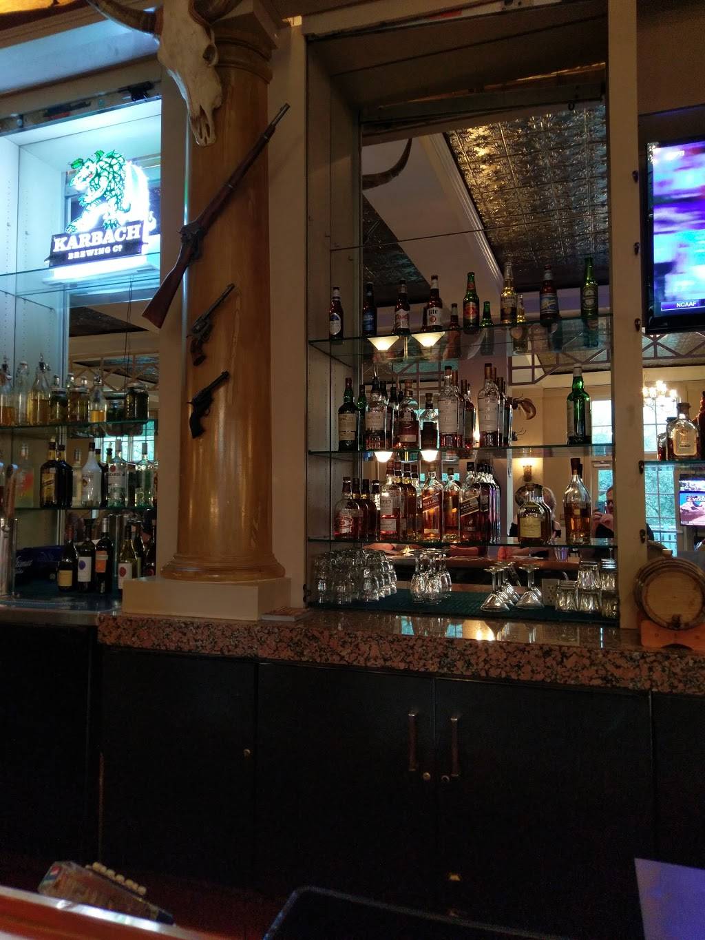 Charlies Long Bar | restaurant | 9800 Hyatt Resort Dr, San Antonio, TX 78251, USA | 2106471234 OR +1 210-647-1234