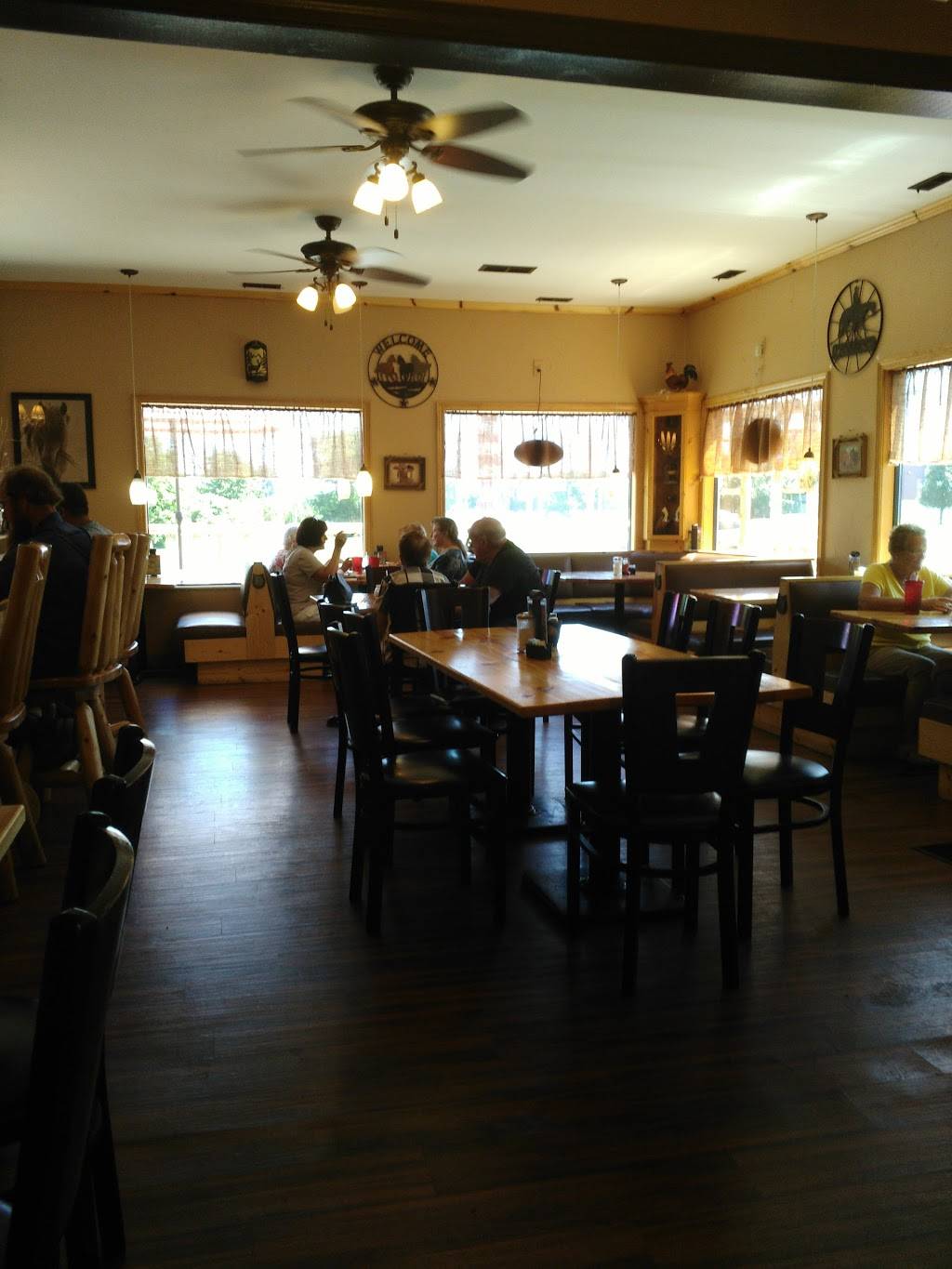 Horseshoe Grill | restaurant | 4000 Main St, Brown City, MI 48416, USA | 8103464440 OR +1 810-346-4440