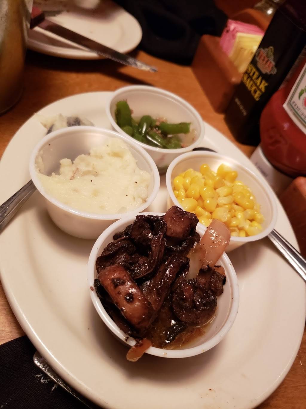 Texas Roadhouse | restaurant | 196 New Lancaster Rd, Leominster, MA 01453, USA | 9785377427 OR +1 978-537-7427