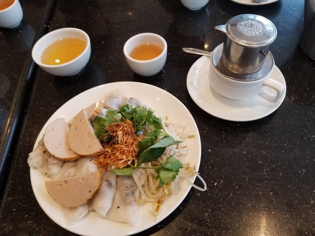 Pho Linh | restaurant | 1156 College St, Toronto, ON M6H 1B6, Canada | 4165163891 OR +1 416-516-3891