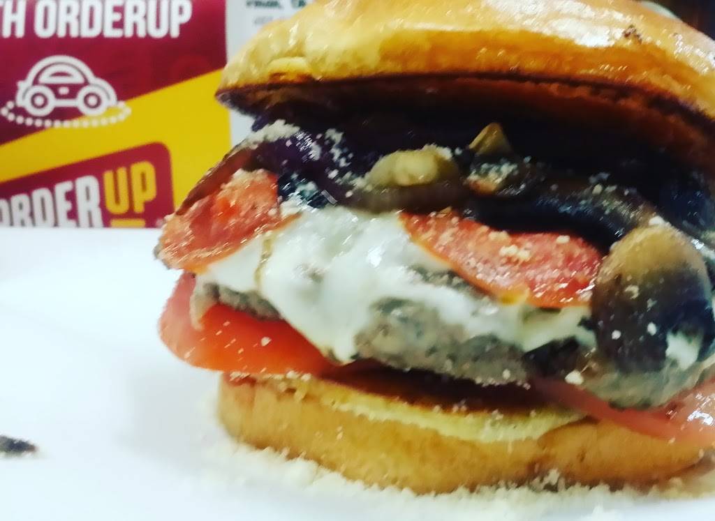 Barn Burger & Grill | restaurant | 530 W Lindsey St, Norman, OK 73069, USA | 4052172600 OR +1 405-217-2600