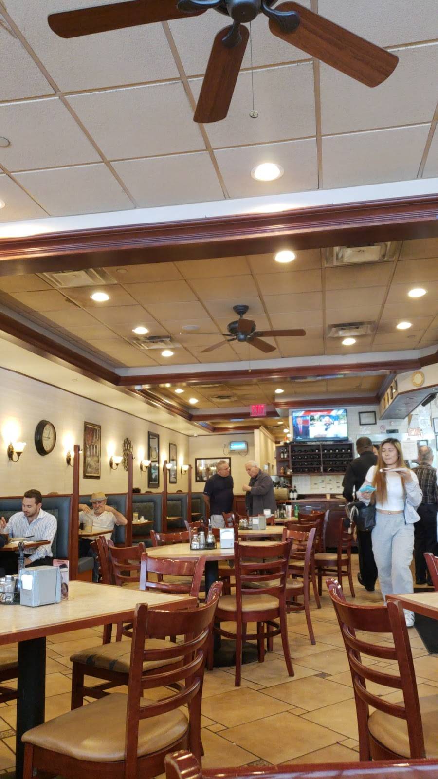 Centre Pizza | restaurant | 254-25 Horace Harding Expy, Little Neck, NY 11362, USA | 7182299879 OR +1 718-229-9879