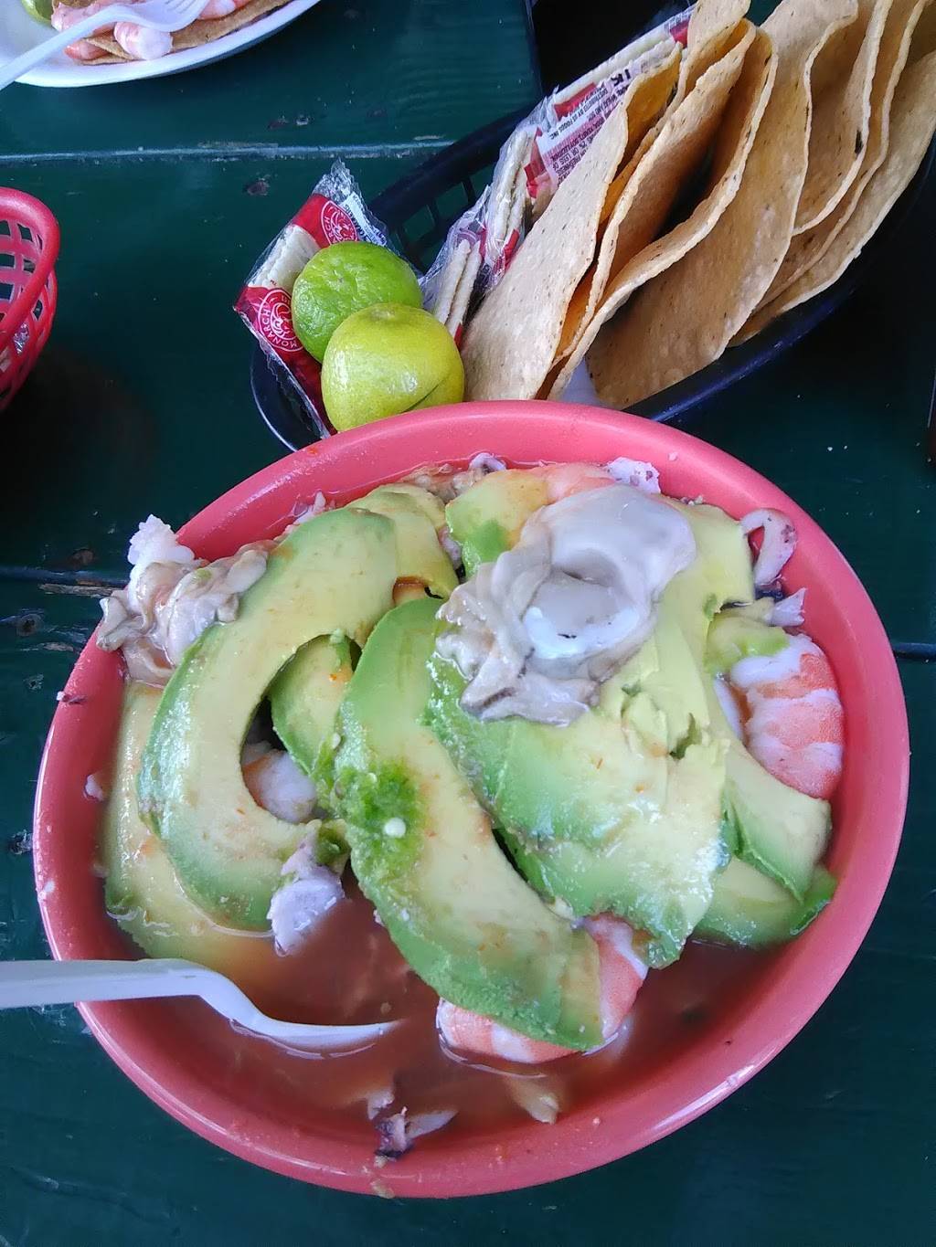 Mariscos La Casuela | restaurant | 1407 Padre St, Bakersfield, CA 93307, USA | 6616191631 OR +1 661-619-1631