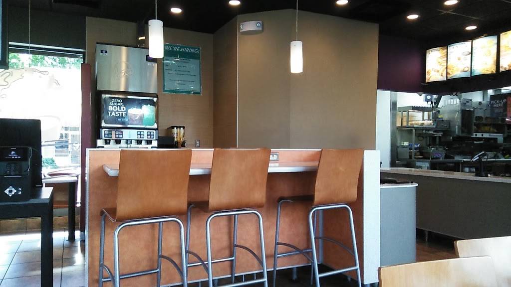 Taco Bell | meal takeaway | 3855 NW 27th Ave, Miami, FL 33142, USA | 3056381844 OR +1 305-638-1844