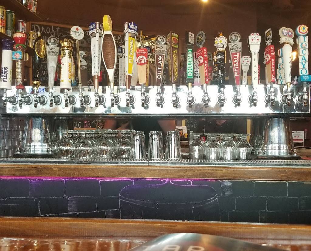 Tap House Grill | restaurant | 3341 W Main St Suite A-103, St. Charles, IL 60175, USA | 6304431664 OR +1 630-443-1664