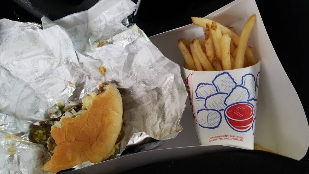 Sonic Drive-In | restaurant | 814 E Central Ave, Belton, TX 76513, USA | 2549399006 OR +1 254-939-9006
