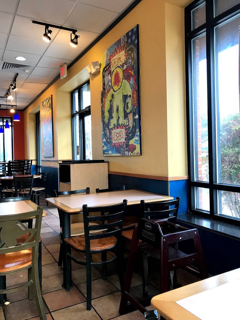 KFC | restaurant | 220 Spring St, Charleston, SC 29403, USA | 8437220659 OR +1 843-722-0659