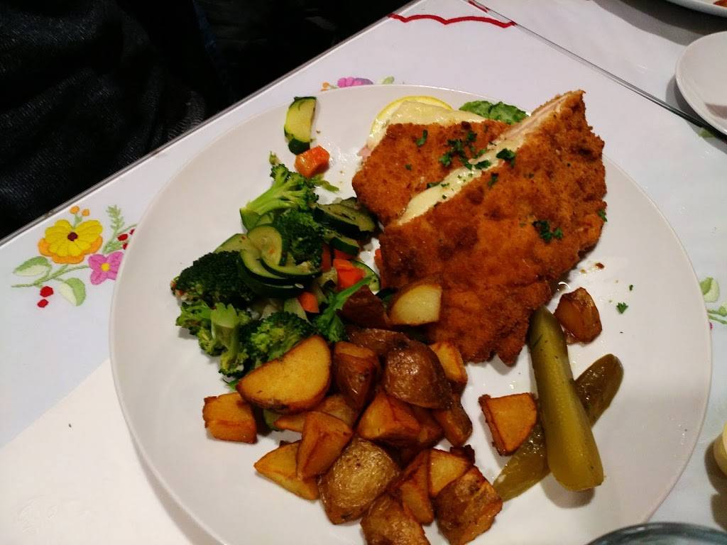 Rhapsody Continental Hungarian Cuisine | restaurant | 10152 Yonge St, Richmond Hill, ON L4C 1T6, Canada | 9058840305 OR +1 905-884-0305