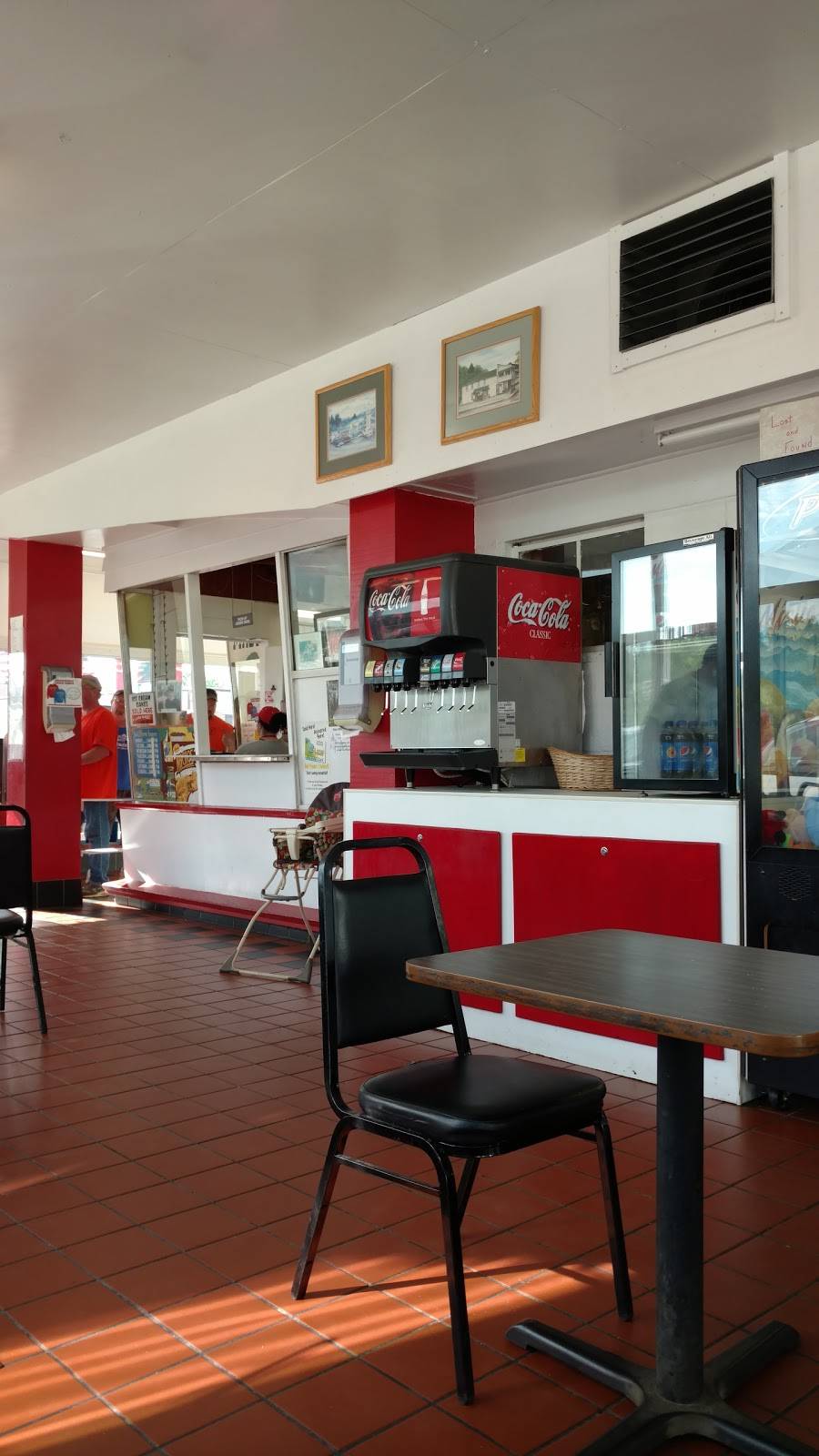 Joes Drive In | restaurant | 308 Indiana St, Punxsutawney, PA 15767, USA | 8149385760 OR +1 814-938-5760