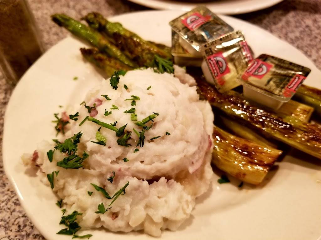 Jackson Square Tavern | restaurant | 1530 Commercial St, Weymouth, MA 02189, USA | 7813370100 OR +1 781-337-0100