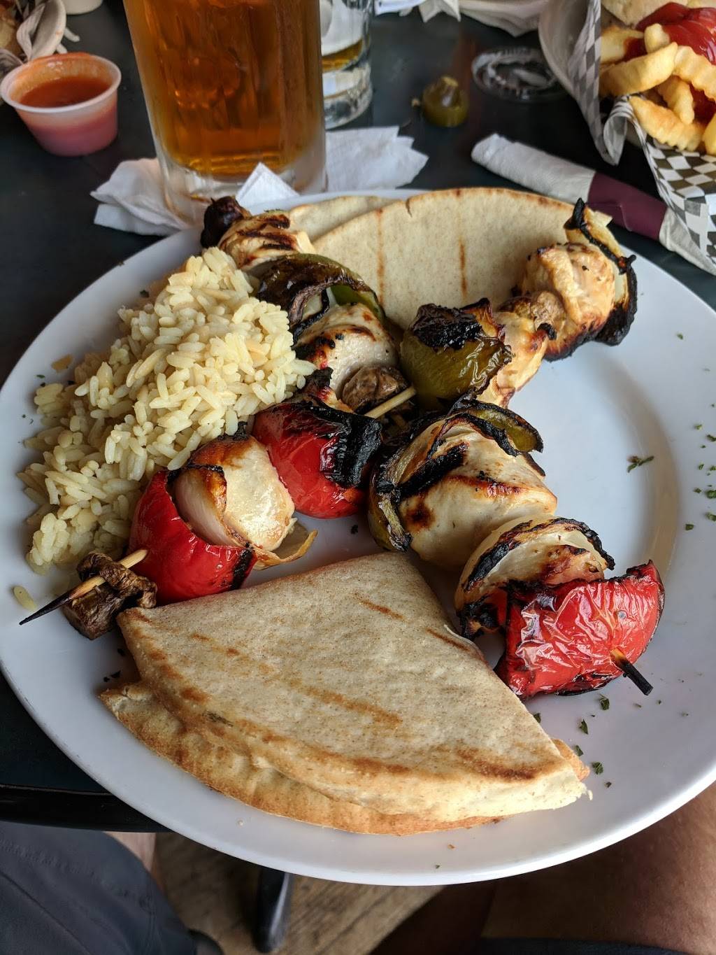 Lake Pointe Yacht Club Inc | restaurant | 37604 Ann Arbor Rd, Livonia, MI 48150, USA | 7345911868 OR +1 734-591-1868