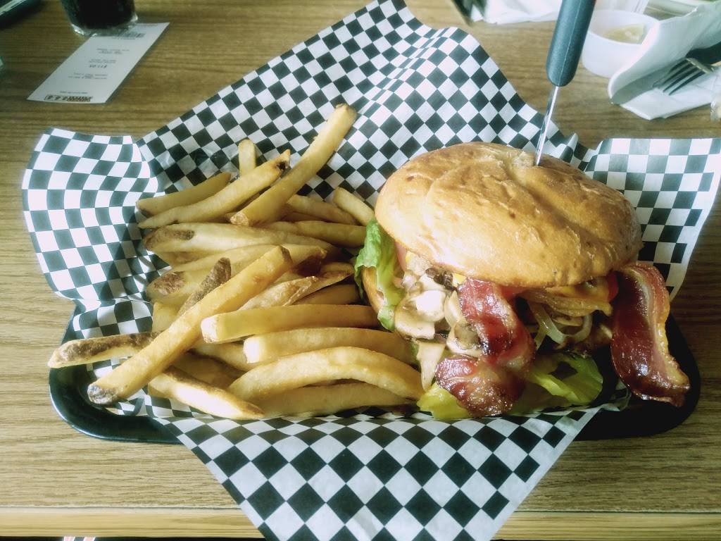 Sextant Bar & Galley | restaurant | 4035 NE Marine Dr, Portland, OR 97211, USA | 5032815944 OR +1 503-281-5944