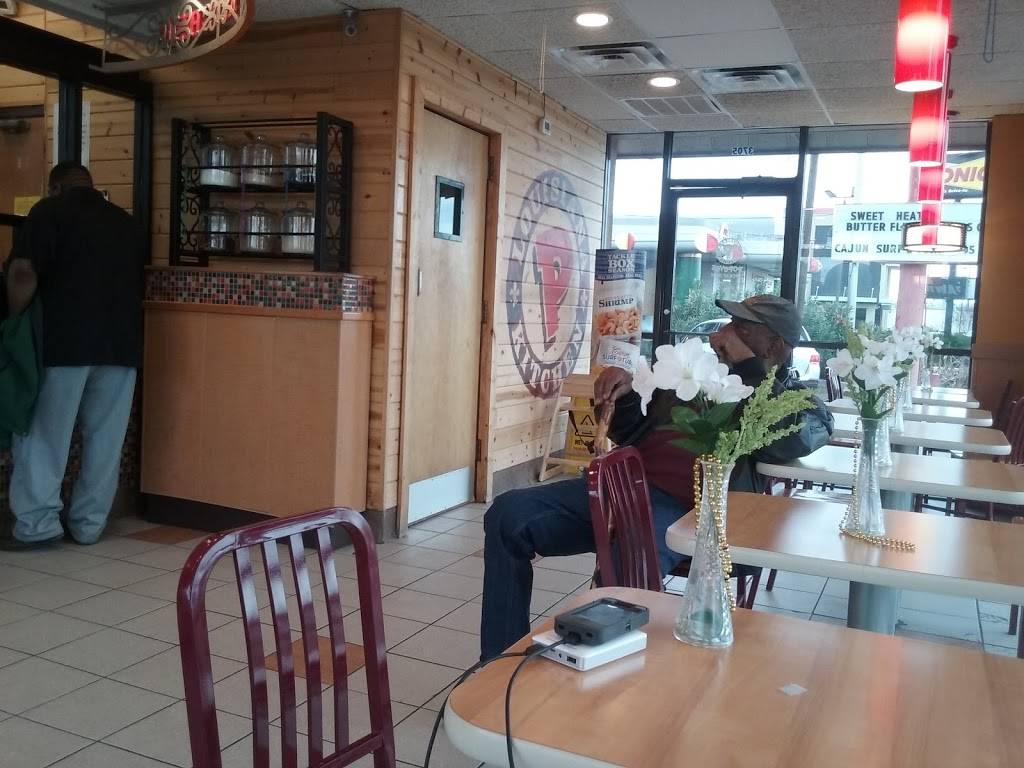 Popeyes Louisiana Kitchen | restaurant | 3705 Little York Rd, Houston, TX 77093, USA | 2819872500 OR +1 281-987-2500