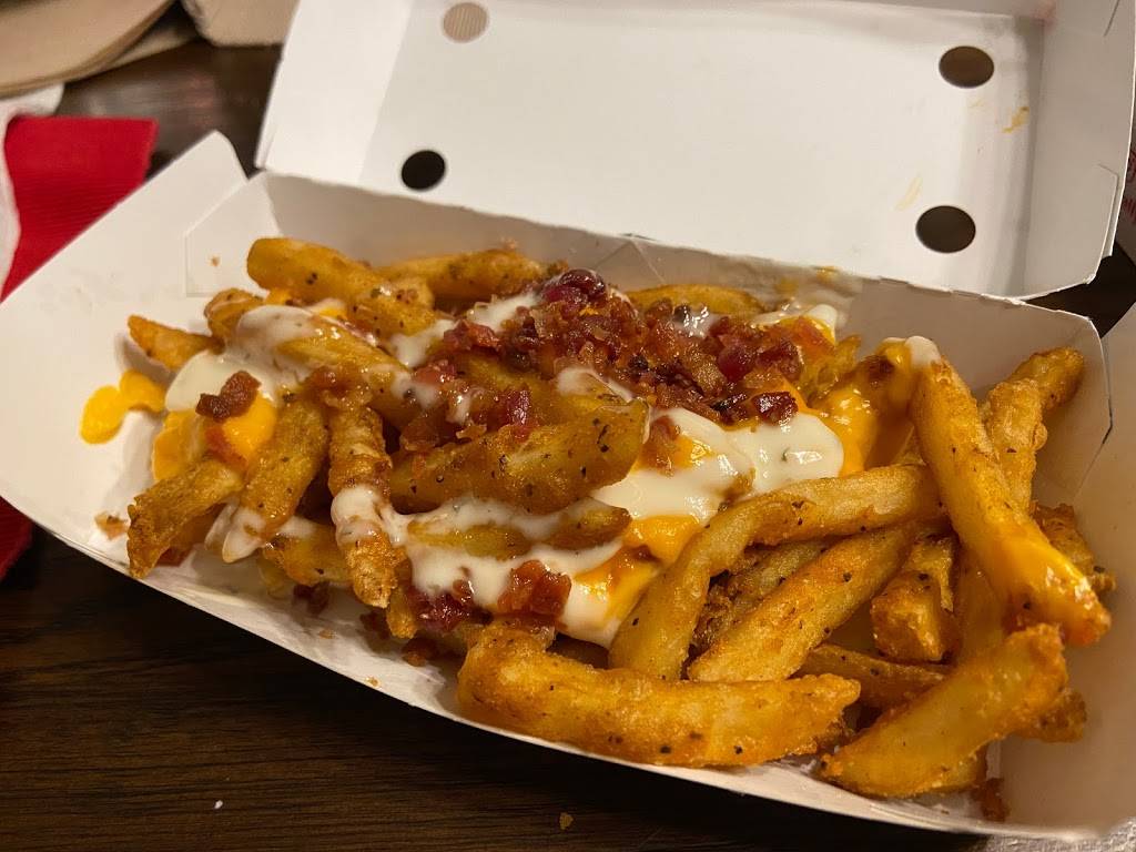 Checkers | restaurant | 31335 Ford Rd, Garden City, MI 48135, USA | 7347433120 OR +1 734-743-3120