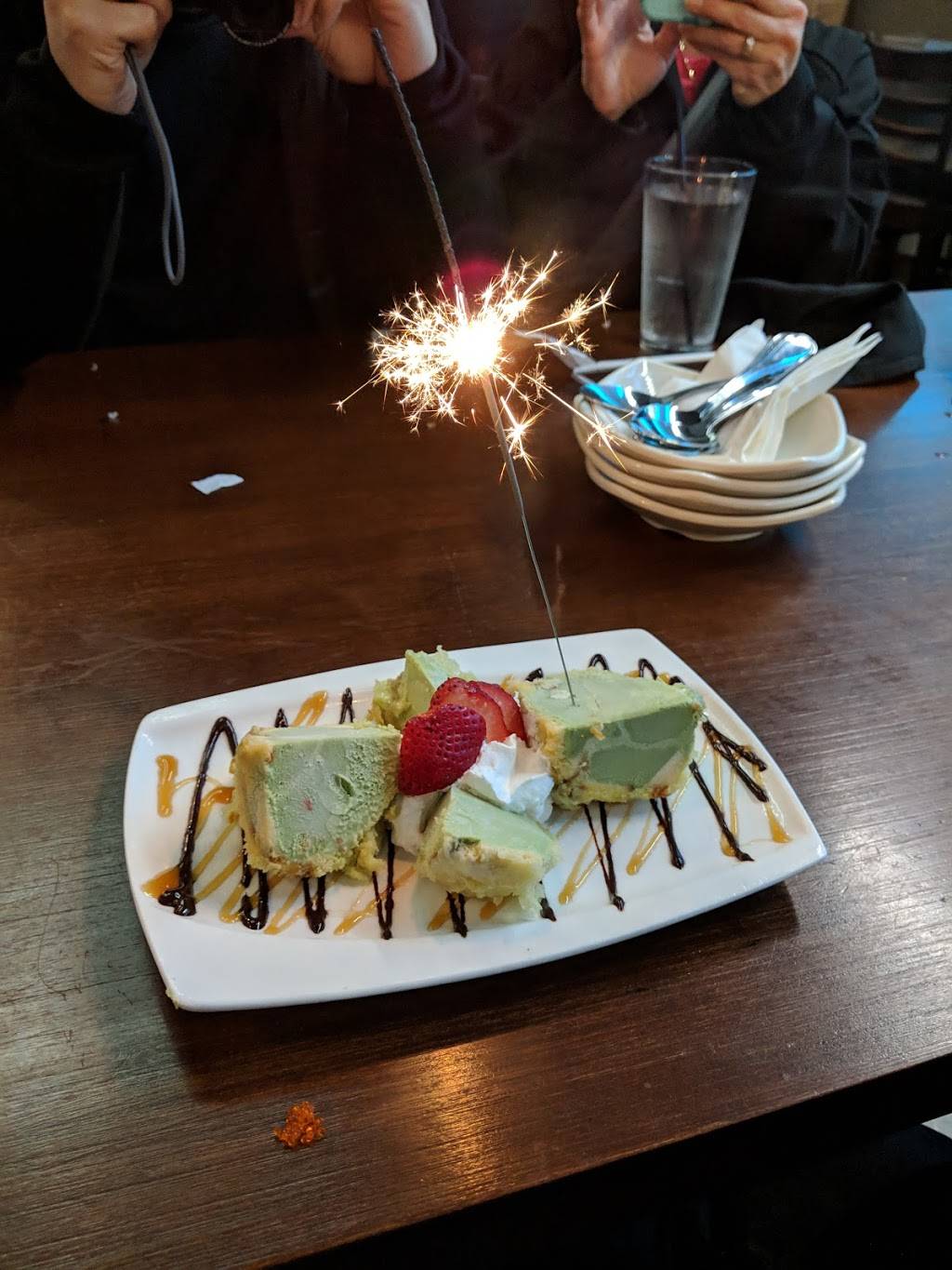 Mizu Sushi Bar & Grill | restaurant | 2590 W El Camino Real #13, Mountain View, CA 94040, USA | 6503977700 OR +1 650-397-7700