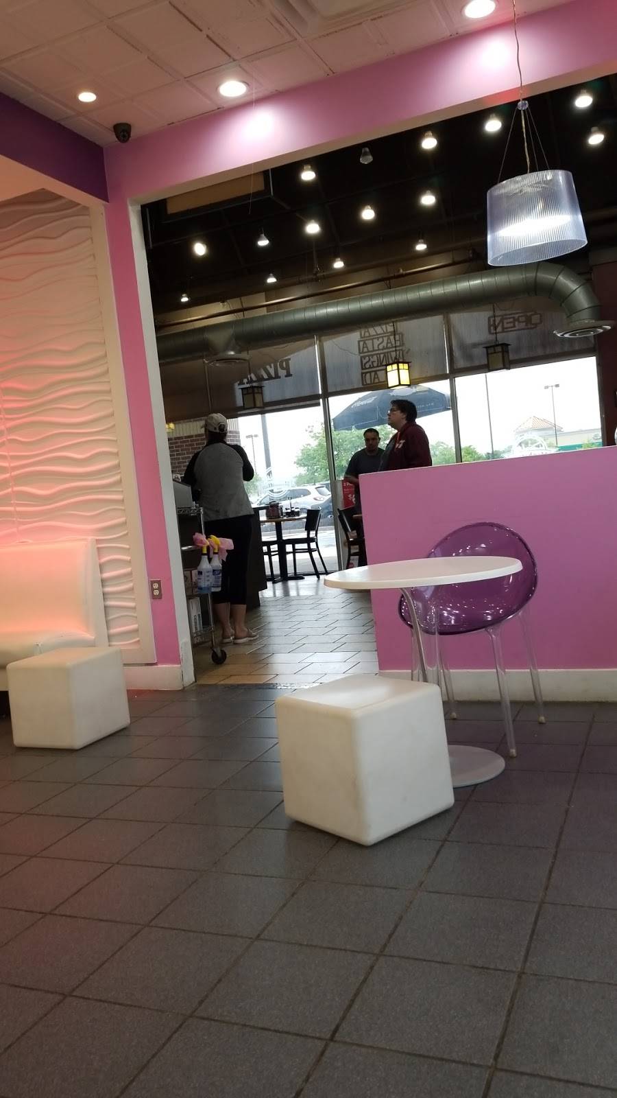 Manhattan Pizza | restaurant | 647 Potomac Station Dr, Leesburg, VA 20176, USA | 7036694020 OR +1 703-669-4020