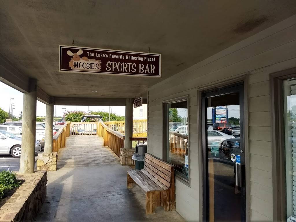 Moosies | restaurant | 16 Bridgewater Pointe Pl, Moneta, VA 24121, USA | 5407215255 OR +1 540-721-5255